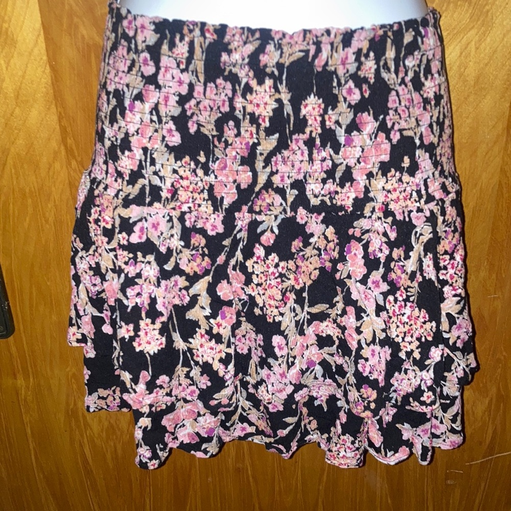 CBrand Black & Pink Floral Mini Tiered Skirt - Size Small
